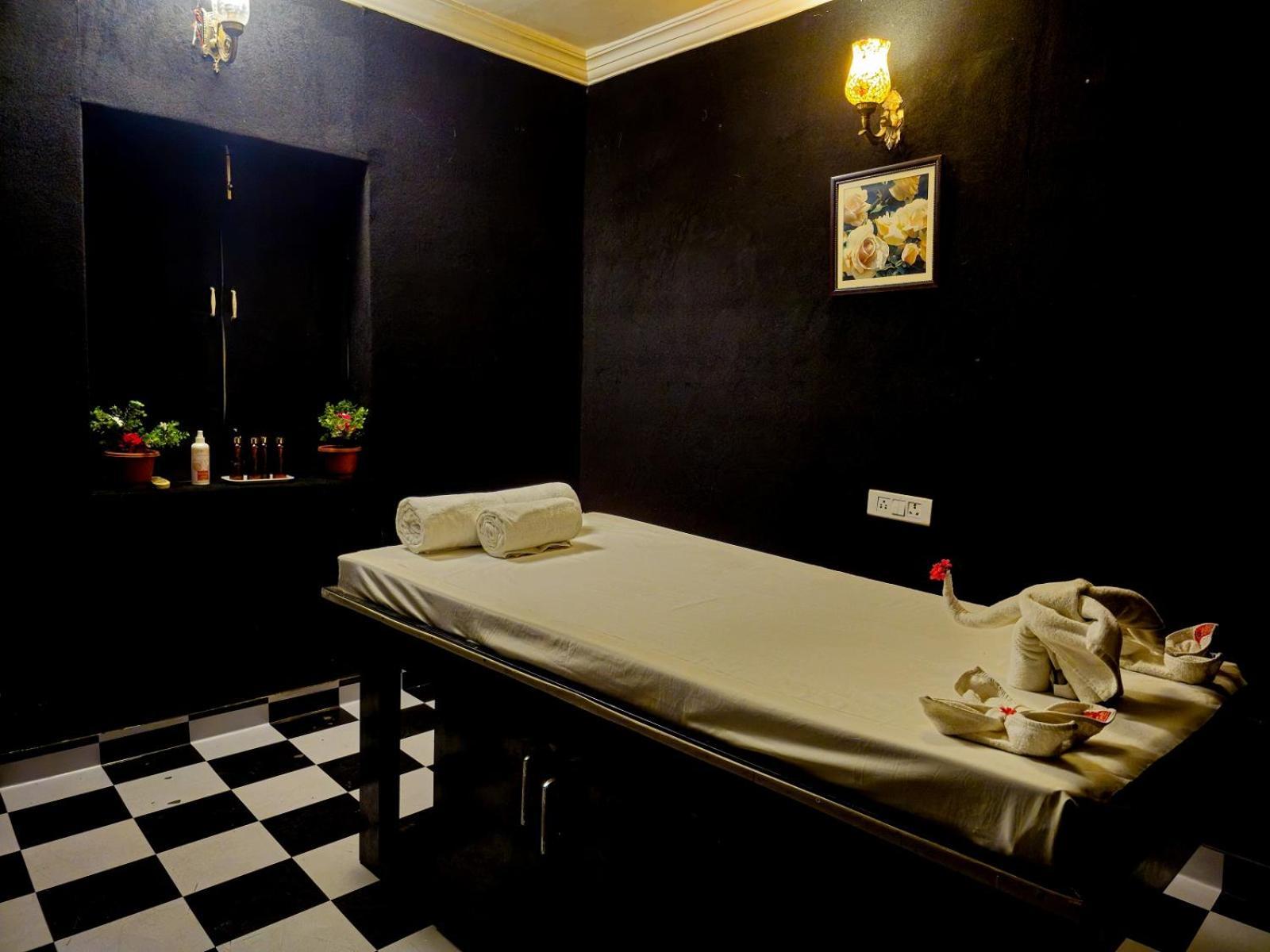 ดิ อมาการ์ธ - อุทัยปาร์ โฮเต็ล Hotel อุเดเปอร์ ภายนอก รูปภาพ
