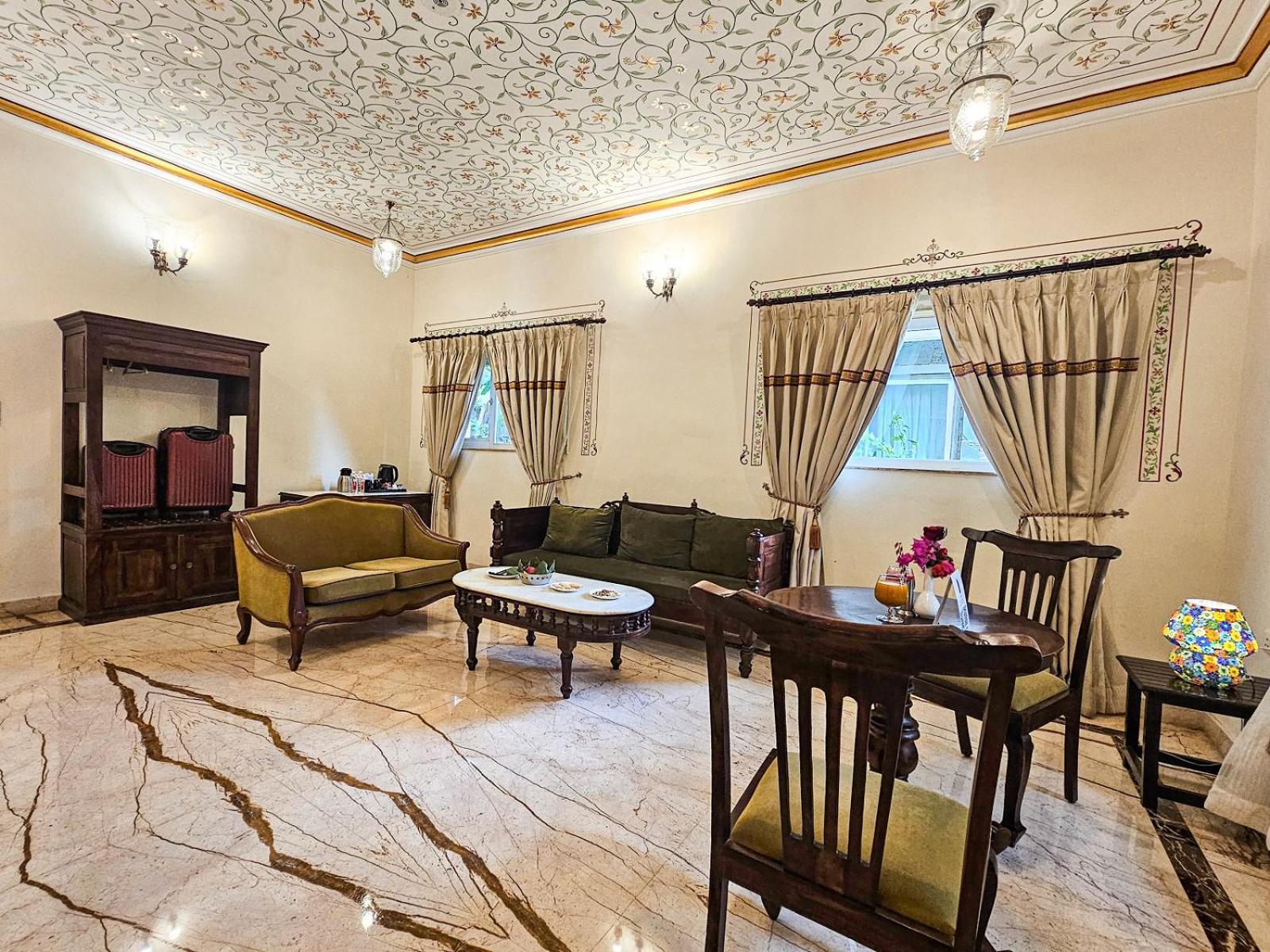 ดิ อมาการ์ธ - อุทัยปาร์ โฮเต็ล Hotel อุเดเปอร์ ภายนอก รูปภาพ