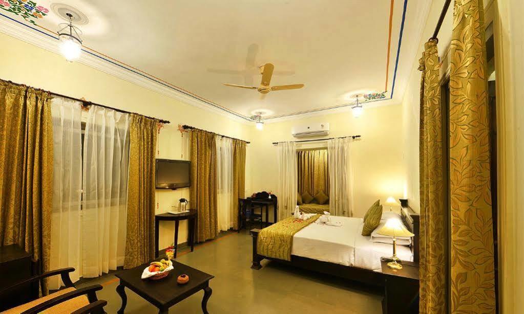 ดิ อมาการ์ธ - อุทัยปาร์ โฮเต็ล Hotel อุเดเปอร์ ภายนอก รูปภาพ