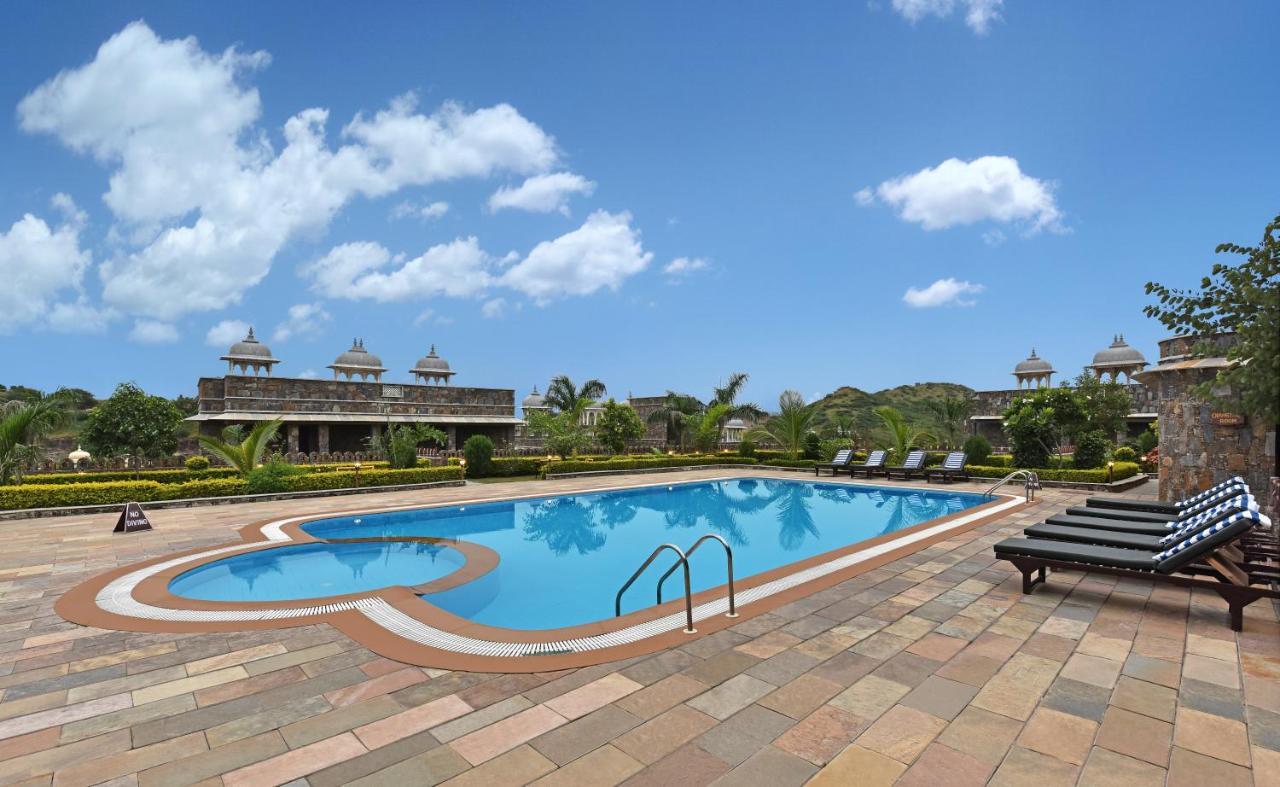 ดิ อมาการ์ธ - อุทัยปาร์ โฮเต็ล Hotel อุเดเปอร์ ภายนอก รูปภาพ
